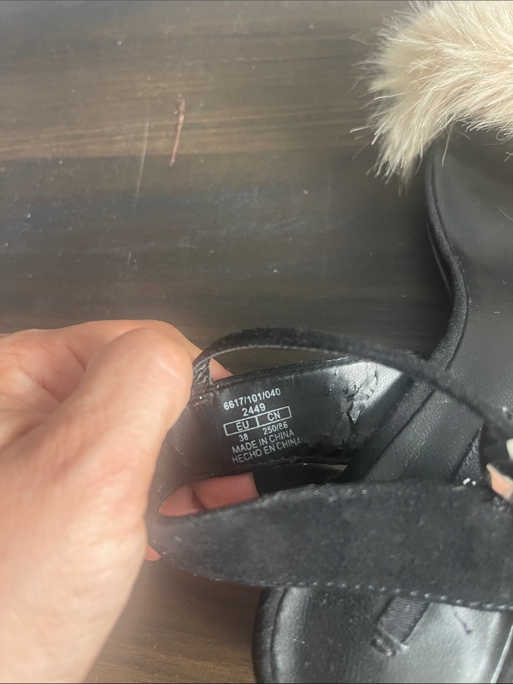 Zara Black Block Heel Sandals with Beige Fur Accent - Picture 4 of 4